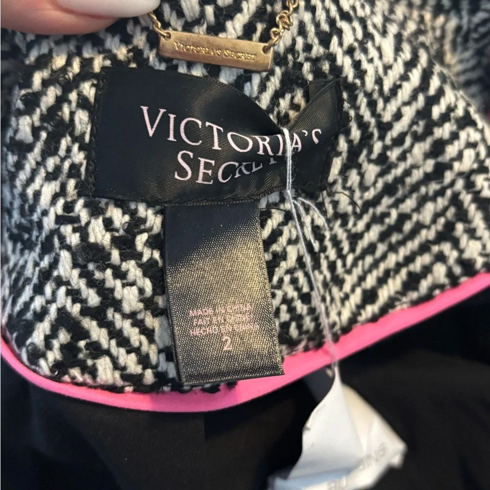 NWT Victoria’s Secret Black and White Blazer with Pink Trim - Picture 3 of 7